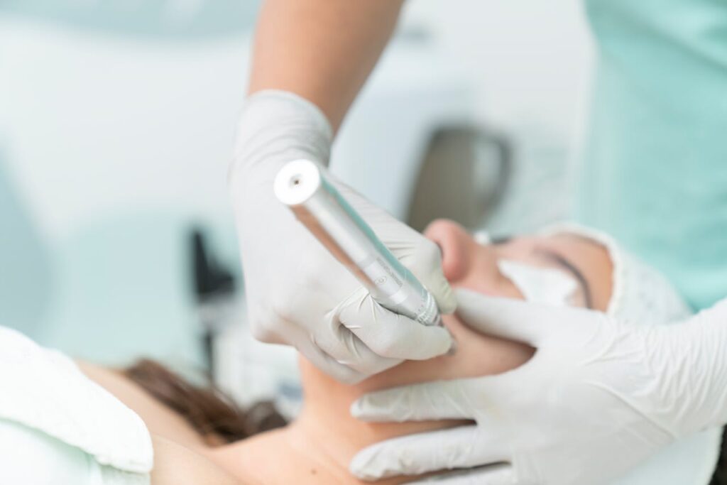 pexels-photo-14438367 Close-up of a cosmetic treatment being performed in a clinical environment.